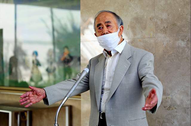 看《伊莎贝拉》 高晓松赞 宁瀛骂 2006-03-27 在昨天举行的一场《伊莎贝拉》内部观片会上，《无穷动》导演宁瀛因对影片剧情不满，而提前离场。